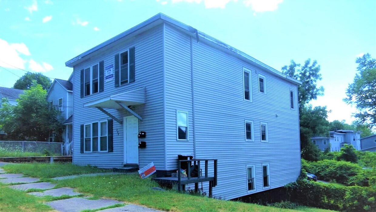 Primary Photo - 208 Westcott St