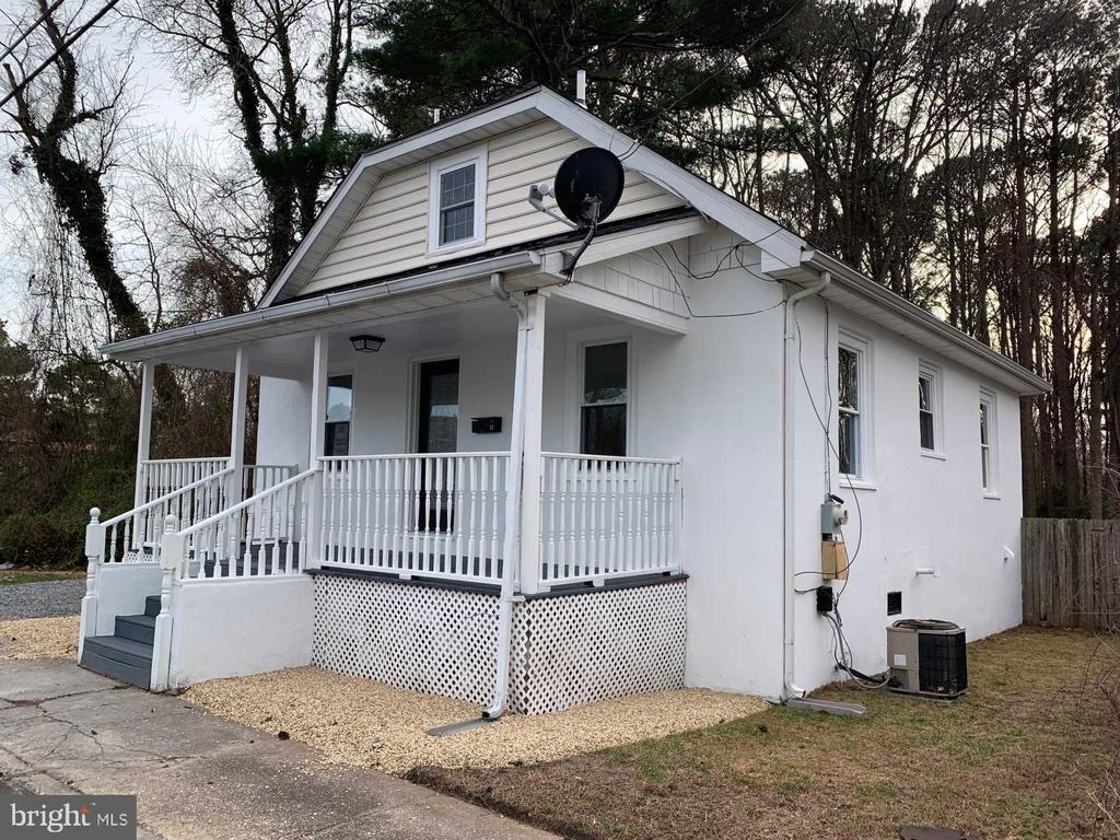 Primary Photo - 12 Johnson Ave