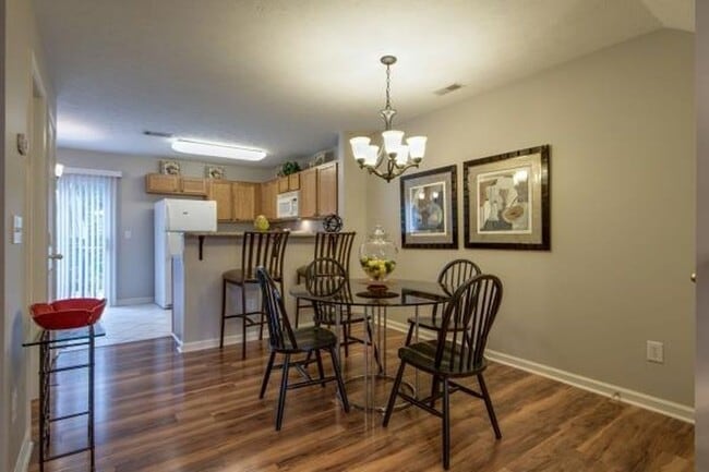 Foto del edificio - 674 Flintlock Ct