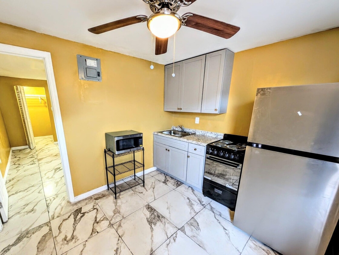 Foto principal - 2534 NW 73rd Ave