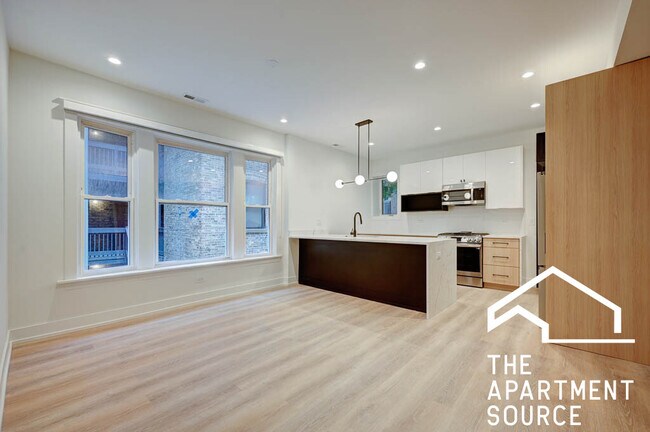Foto del edificio - 2204 N Kedzie Blvd