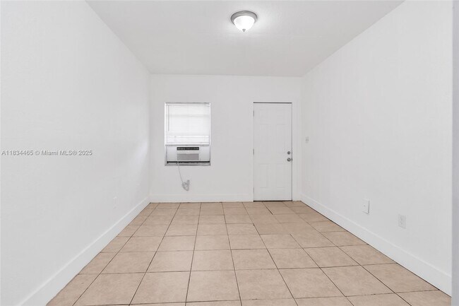 Foto del edificio - 2050 Lincoln Ave