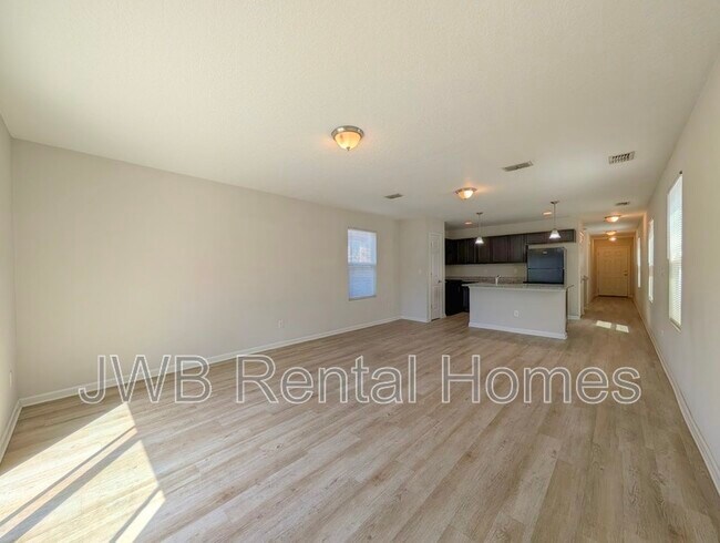 Foto del edificio - 9020 Eaton Ave