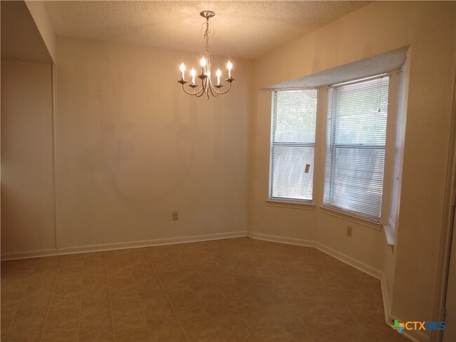 Foto del edificio - 2012 Starlight Dr