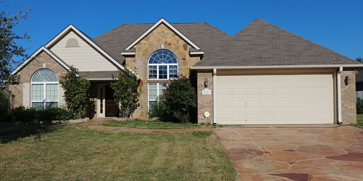 Foto principal - 5720 Barrington Ct