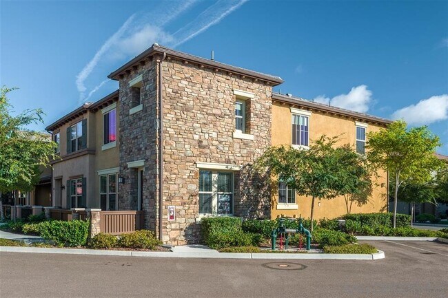Building Photo - 10620 Canyon Grove Trail