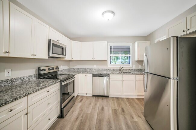 Building Photo - 2460 Fieldrock Way
