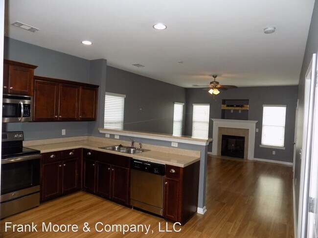 Building Photo - 3 br, 2.5 bath House - 140 Reese Way