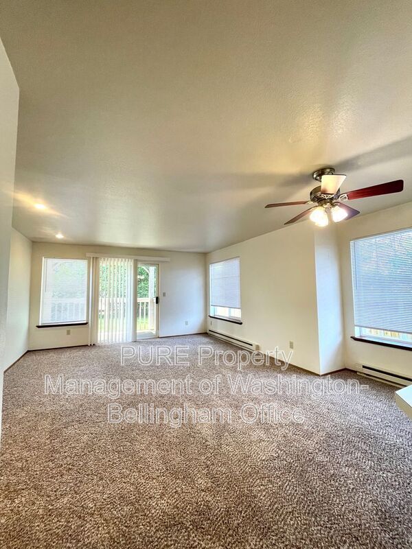 Building Photo - 2256 Douglas Rd