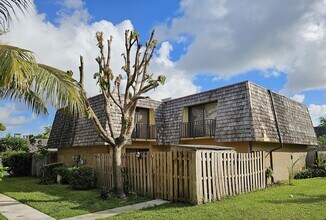 Building Photo - 262 Woodland Rd