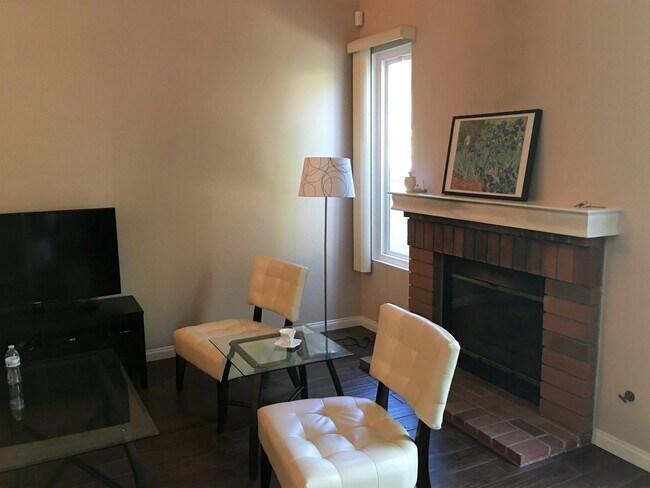 Foto del edificio - Two Story Cambria Townhome in Carmel Valley!