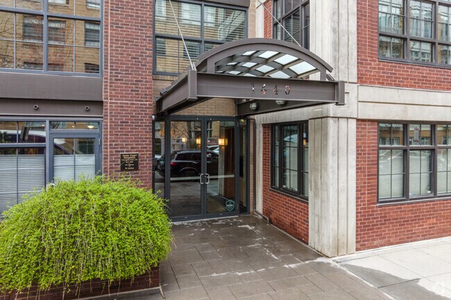 Entrada - Saxon Court