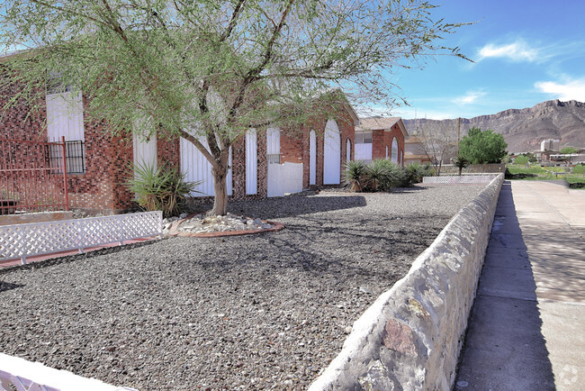 Building Photo - The Arches Apartments