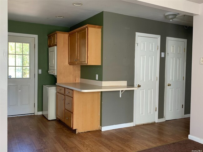 Building Photo - 43 Fairview Dr