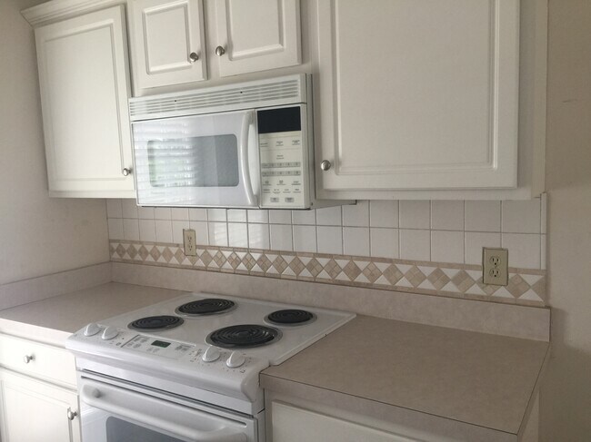 Foto del edificio - 5059 Mint Hill Ct