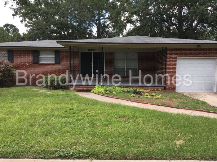 Foto principal - 6421 Manhattan Dr