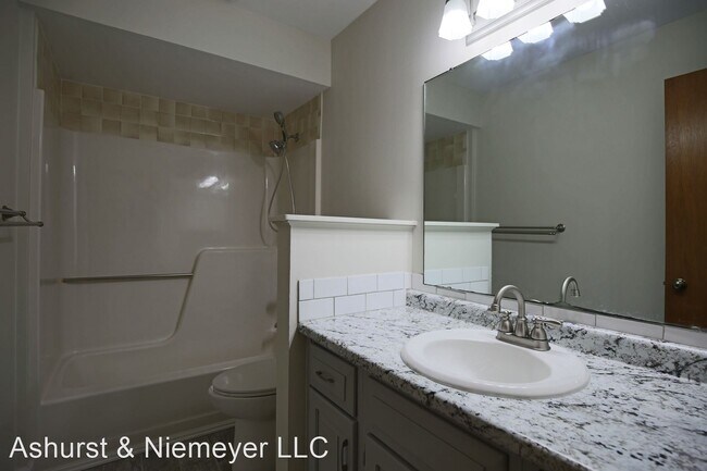Building Photo - 3 br, 2 bath House - 20 Blue Island Ave.