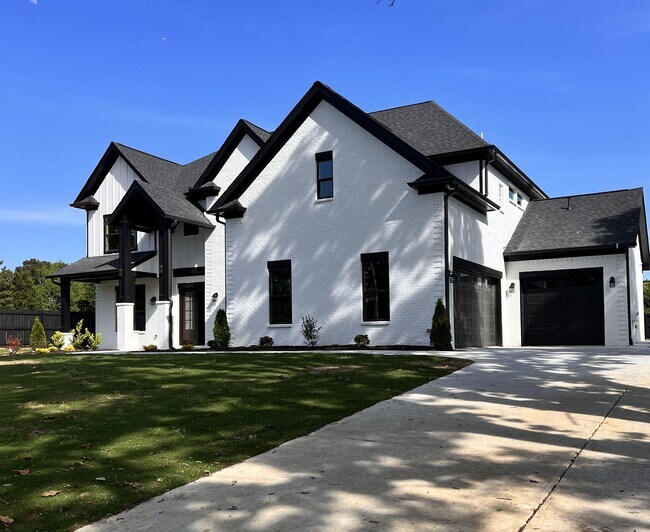 Building Photo - 3488 Hamilton Mill Rd