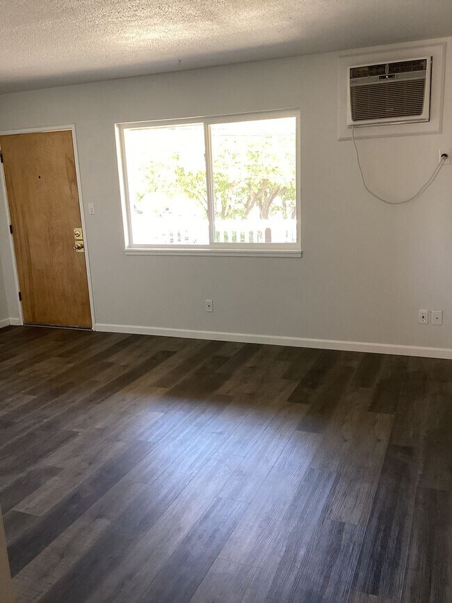 Foto del edificio - 5th547-Wallace, Paul