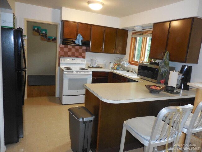 Foto del edificio - 3253 Lockridge Dr