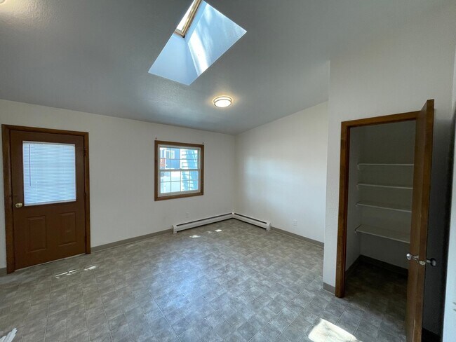 Foto del edificio - 1924 Clubhouse Way