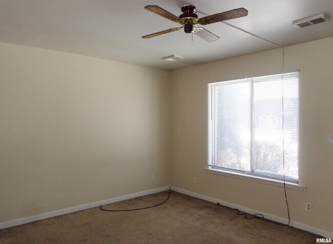 Building Photo - 4032 N Westport Ct
