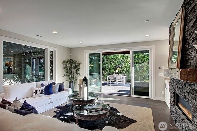 Foto del edificio - 4bd/3.5ba Kirkland Home