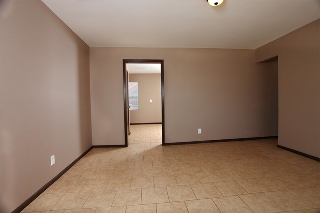 Foto del edificio - 2723-2729 E 9th St N
