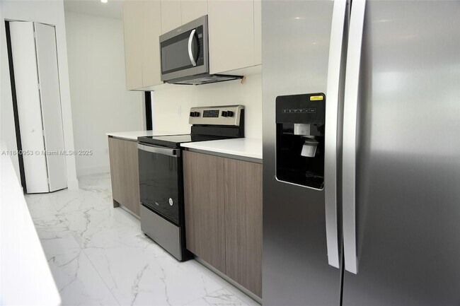 Foto del edificio - 4218 NE 7th Terrace