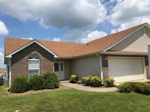 Building Photo - 216 Applewood Ln