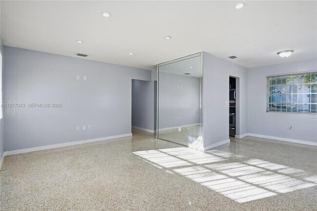 Foto del edificio - 901 NW 55th St