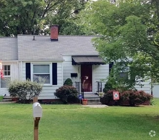 Building Photo - 2803 Robin Hood Dr
