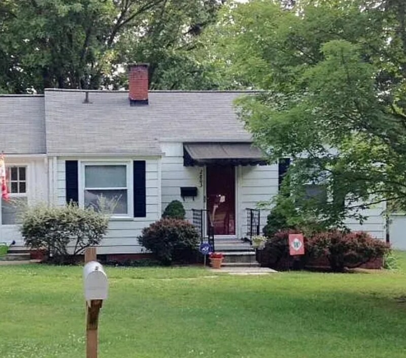 Foto principal - 2803 Robin Hood Dr