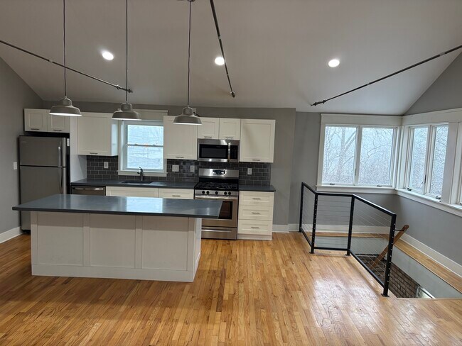 Foto del edificio - 115 N Maple St