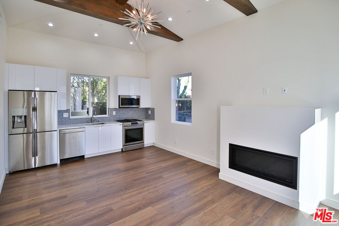 Foto principal - 8503 Belford Ave