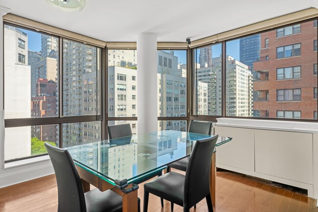 Building Photo - 300 E 64th St