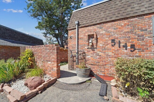 Building Photo - 5145 Santa Clara Pl