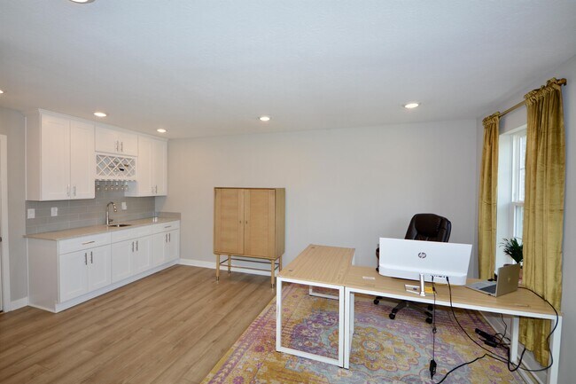 Foto del edificio - 6899 Equality Blvd