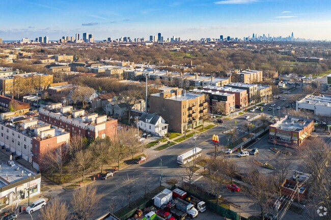 Foto aérea - 2338 W MORSE Ave