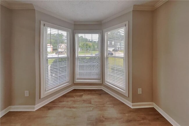 Building Photo - 2882 Manor Glen Ln NW
