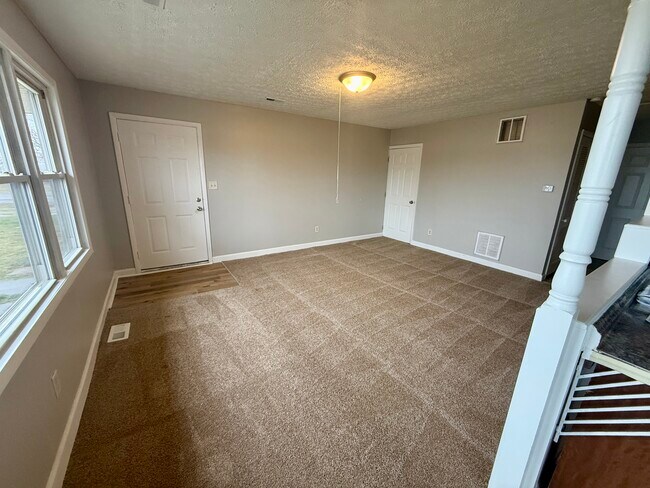 Foto del edificio - 1658 Frank Rd