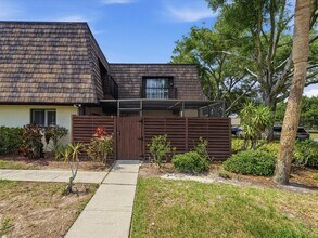 Building Photo - 15338 E Pond Woods Dr