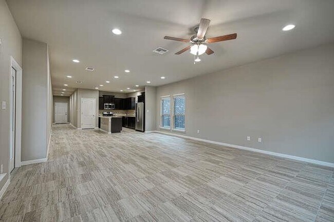 Building Photo - 113 San View Dr