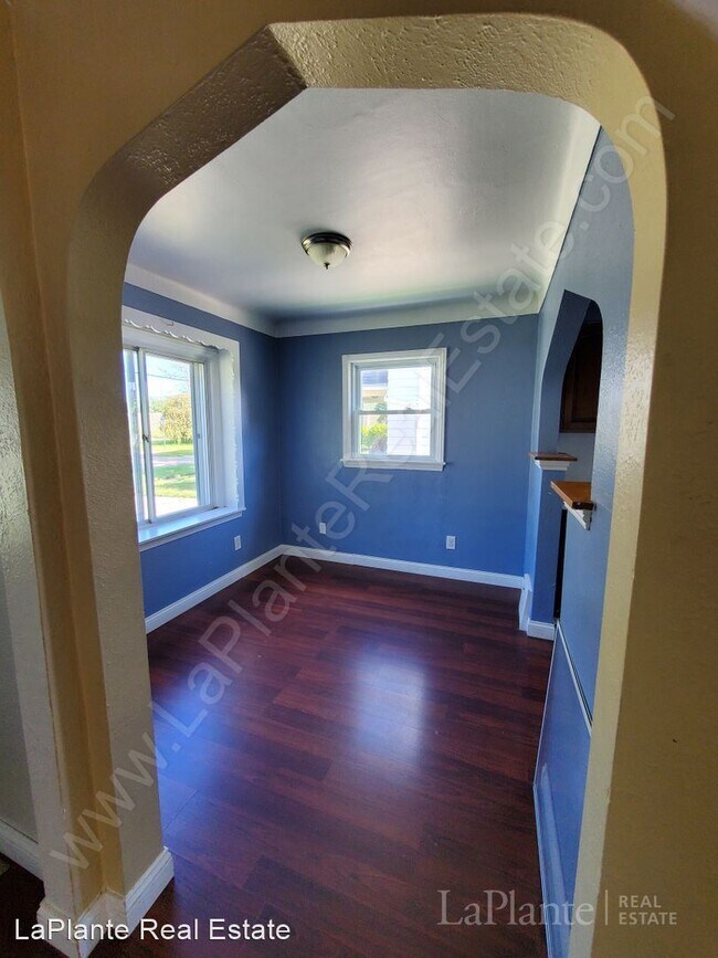 Foto del edificio - 3 br, 1 bath House - 3434 Bellevue Rd.