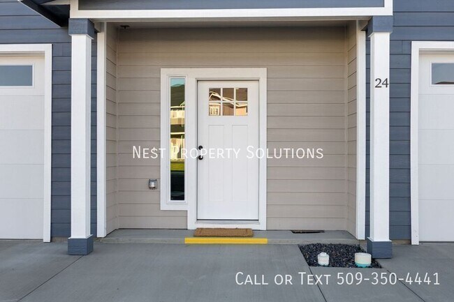 Building Photo - 370 Ivy St NE