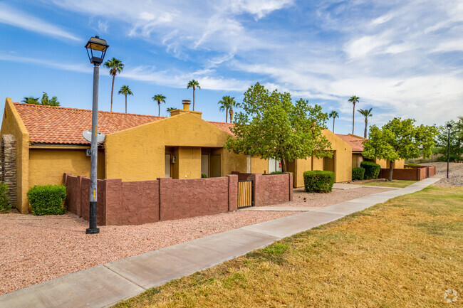 Building Photo - Shadow Mountain Villas