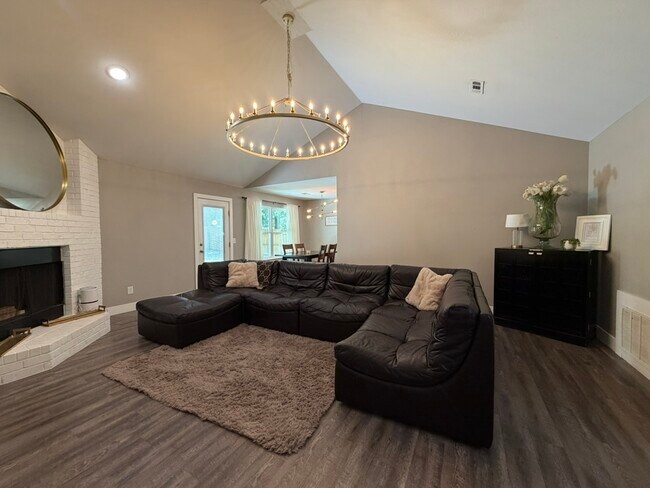 Foto del edificio - 1314 N Fieldstone Ave
