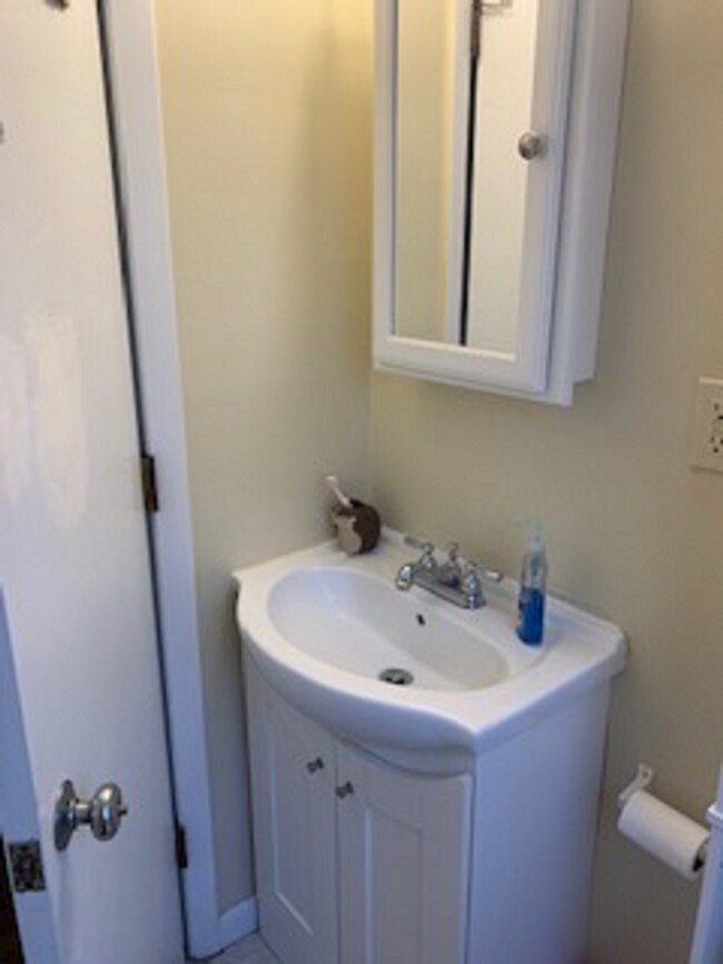 Foto del edificio - Two bedroom one bath close to law school