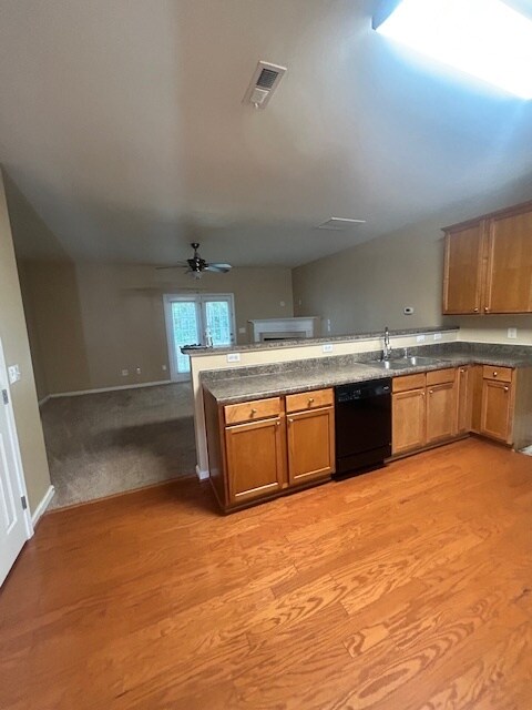 Foto del edificio - 408 Bayou Ct