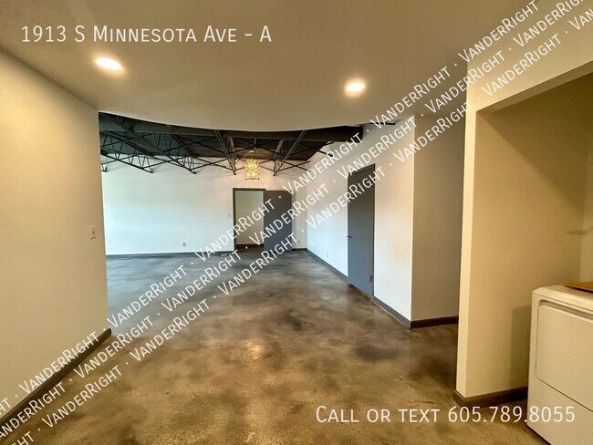 Building Photo - 1913 S Minnesota Ave